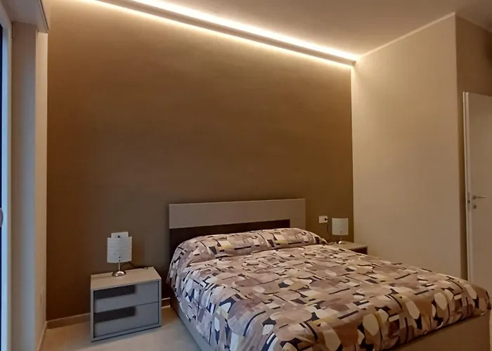 In Vista * ארונה